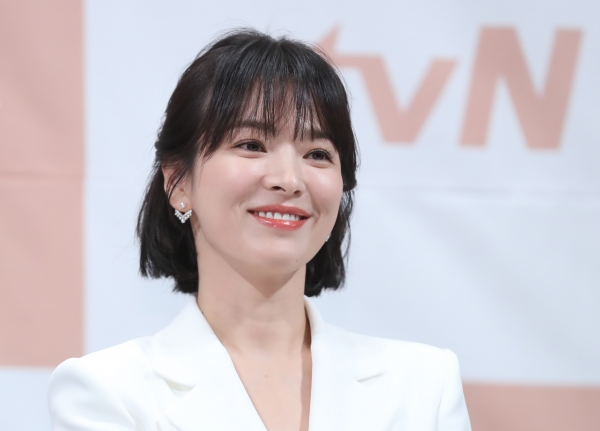 지난해 11월 tvN 새 수목드라마 ‘남자친구’ 제작발표회에 참석한 송혜교. /뉴시스