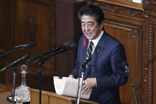 아베 신조 일본 총리가 지난 4일 도쿄에서 열린 임시국회에  참석해 개막 연설을 하고 있다. 【도쿄=AP/뉴시스】