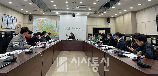 김포시가 지난 27일 시(市) 재난안전상황실에서 ‘2024년 상반기 중대시민재해 이행점검 후속조치 방안 회의’를 개최했다.